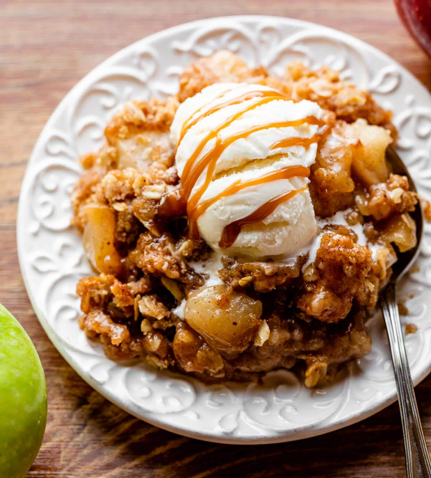 Classic American Apple Crisp