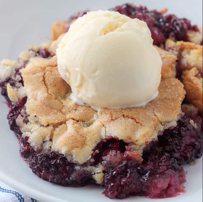 Delectable Blackberry Cobbler