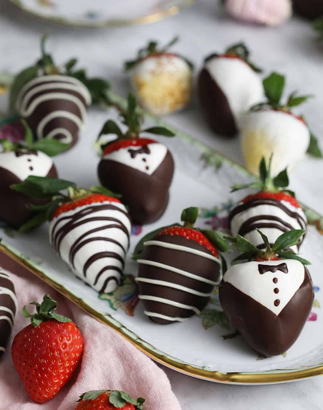 Irresistible Chocolate Covered Strawberries 