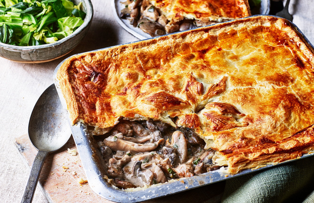 Traditional Chicken and Mushroom Pie 